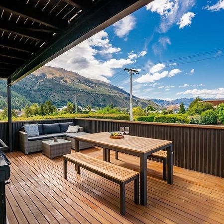 Views On Parry - Lake Hawea Holiday Home Εξωτερικό φωτογραφία