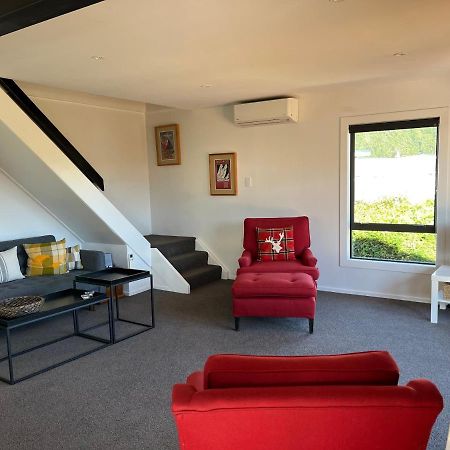 Views On Parry - Lake Hawea Holiday Home Εξωτερικό φωτογραφία