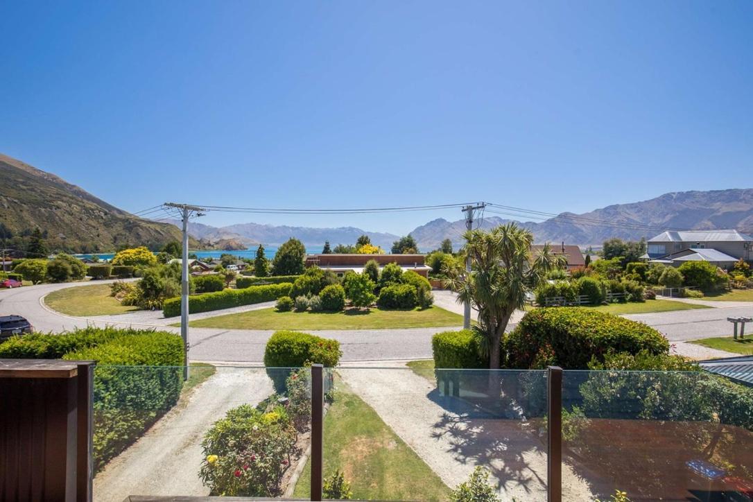 Views On Parry - Lake Hawea Holiday Home Εξωτερικό φωτογραφία