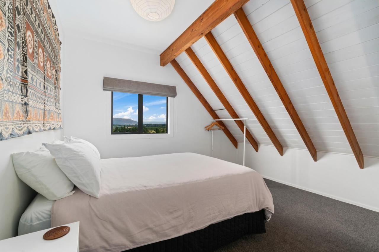Views On Parry - Lake Hawea Holiday Home Εξωτερικό φωτογραφία