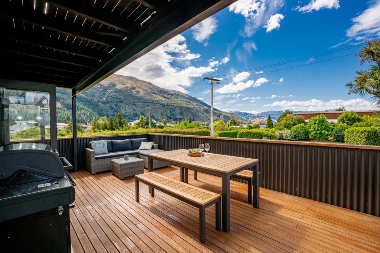 Views On Parry - Lake Hawea Holiday Home Εξωτερικό φωτογραφία